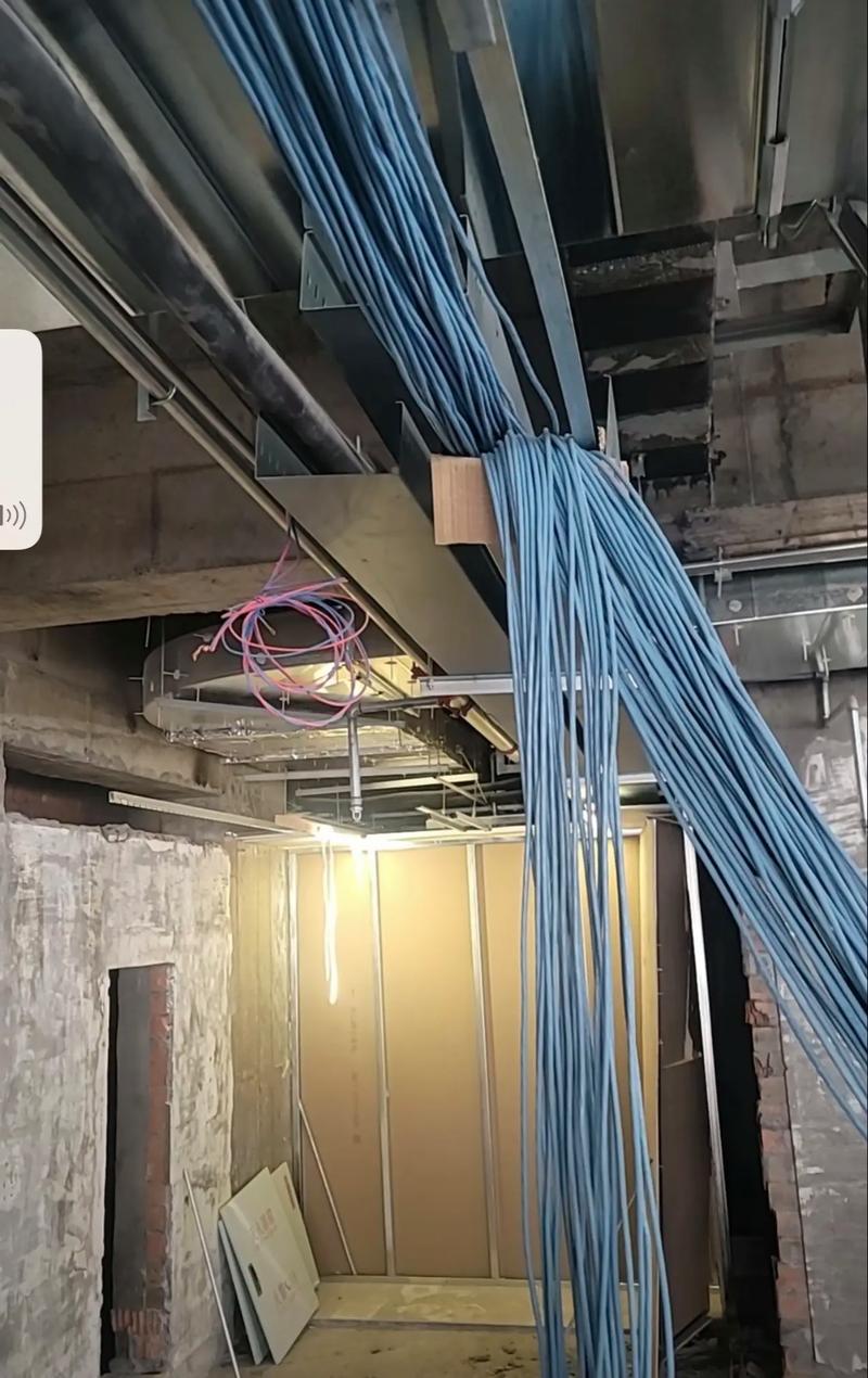 向陽而生,至努力在一線的弱電人#施工現場實拍 #綜合布線 #