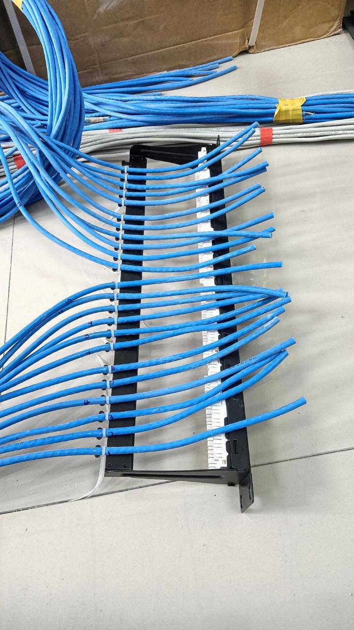 打網絡配線架專業的事交給專業的人 施工現場實拍 綜合布線 配線架電